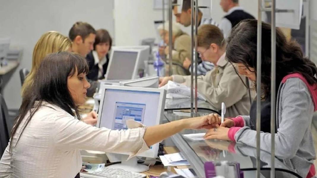 Dev banka o ülkeye resmen satıldı! 5 milyon müşteri diken üstünde 1